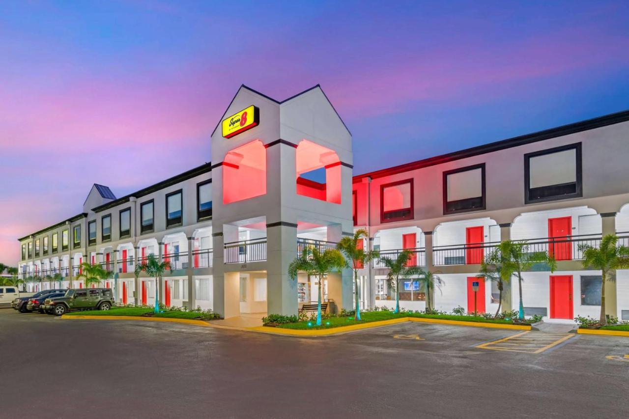 Hotel Super 8 By Wyndham Orlando Near Florida Mall Zewnętrze zdjęcie